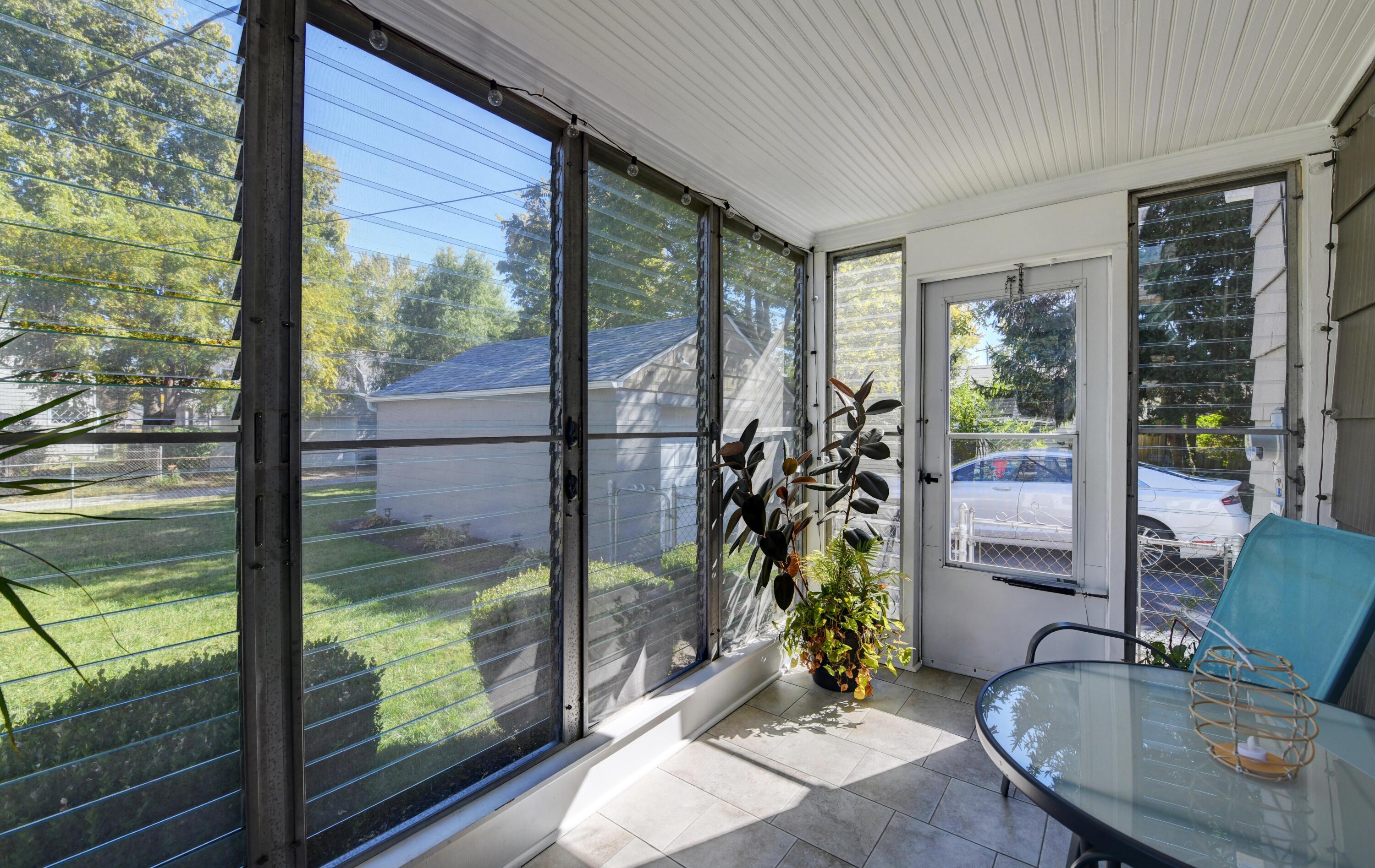 642 Salisbury Road Columbus, OH 43204 - Photo 26 of 32 Screened-in Porch (2)