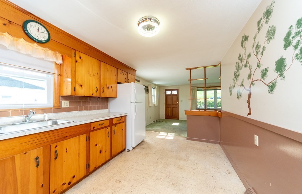 28 Gordon Street Worcester, MA 01604 - Photo 11 of 30