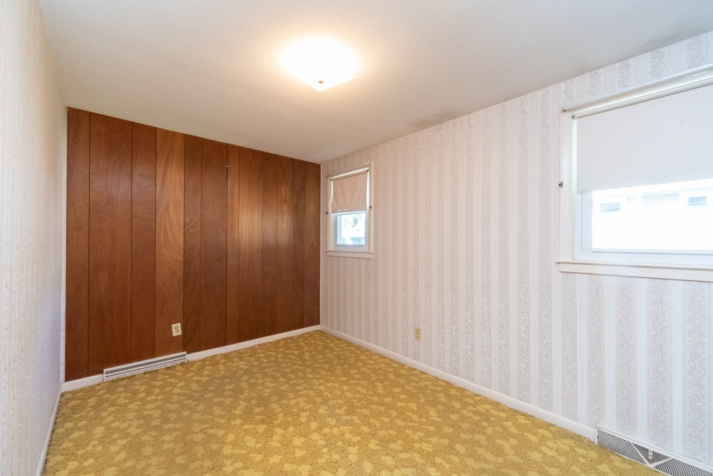 28 Gordon Street Worcester, MA 01604 - Photo 13 of 30