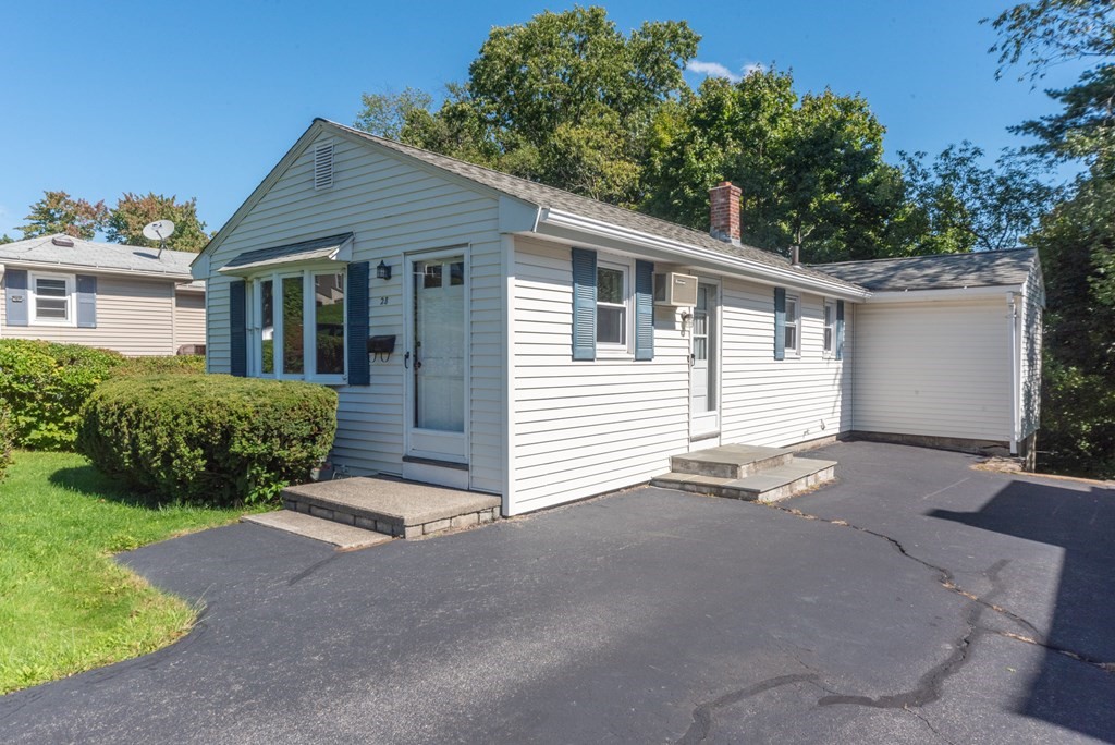 28 Gordon Street Worcester, MA 01604 - Photo 2 of 30