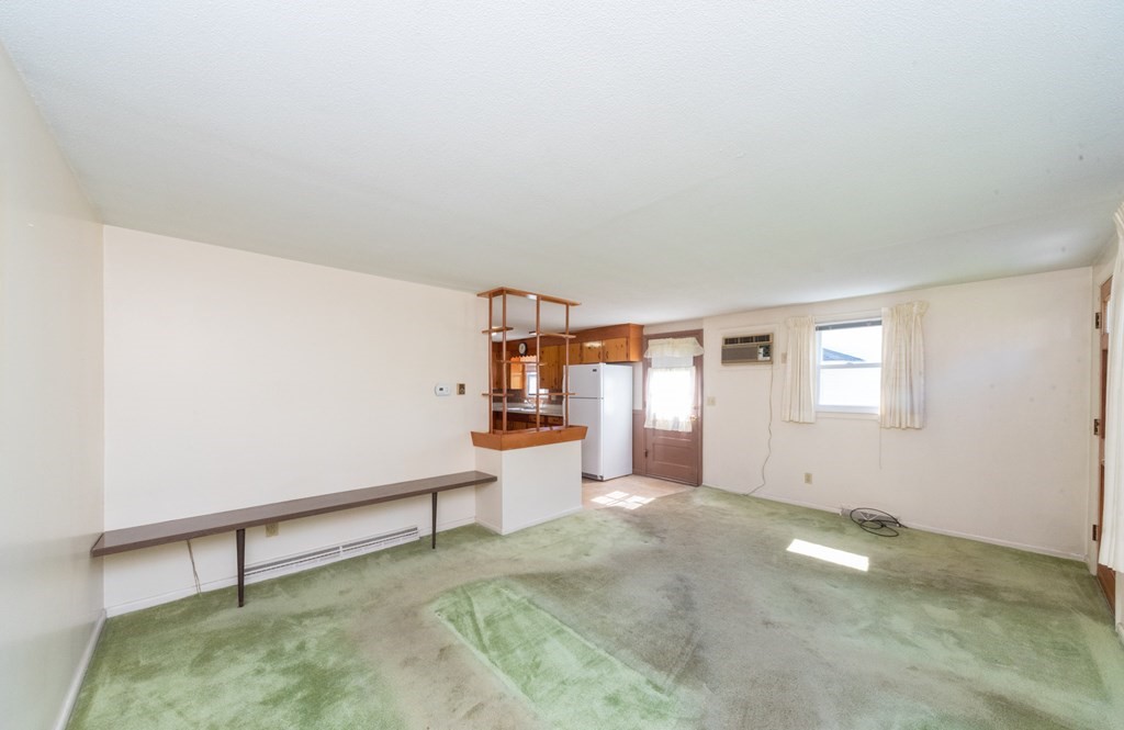 28 Gordon Street Worcester, MA 01604 - Photo 5 of 30