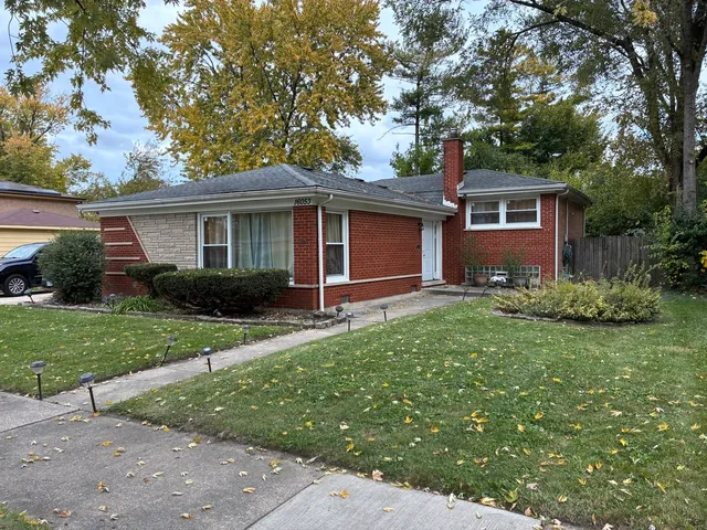 $235,000 | 16053 University Avenue, South Holland, IL 60473