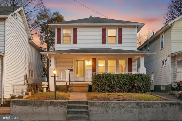 $289,500 | 1006 South Cameron Street, Winchester, VA 22601