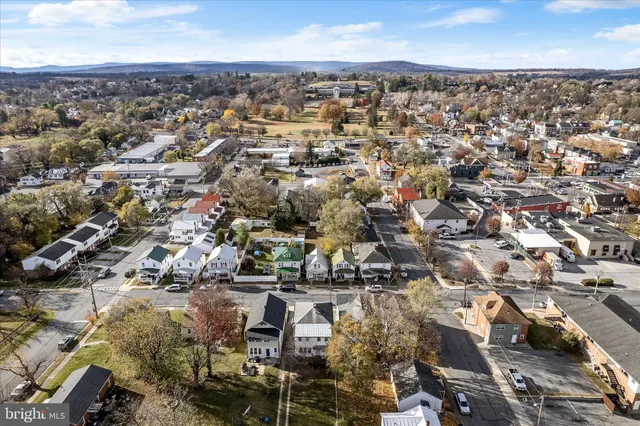 $289,500 | 1006 South Cameron Street, Winchester, VA 22601