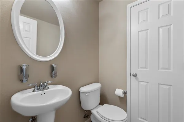 $2,900 | 1503 East Park Street, Cedar Park, TX 78613