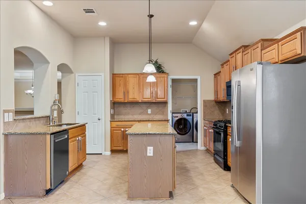 $2,900 | 1503 East Park Street, Cedar Park, TX 78613