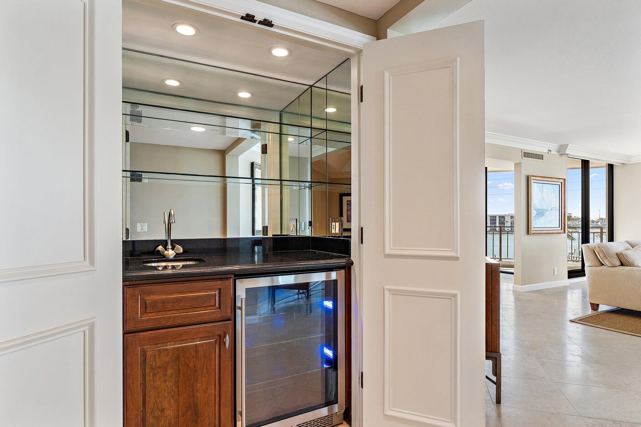 19850 South Beach Road, Unit 3D Jupiter, FL 33469 - Photo 11 of 51 IMG_7971