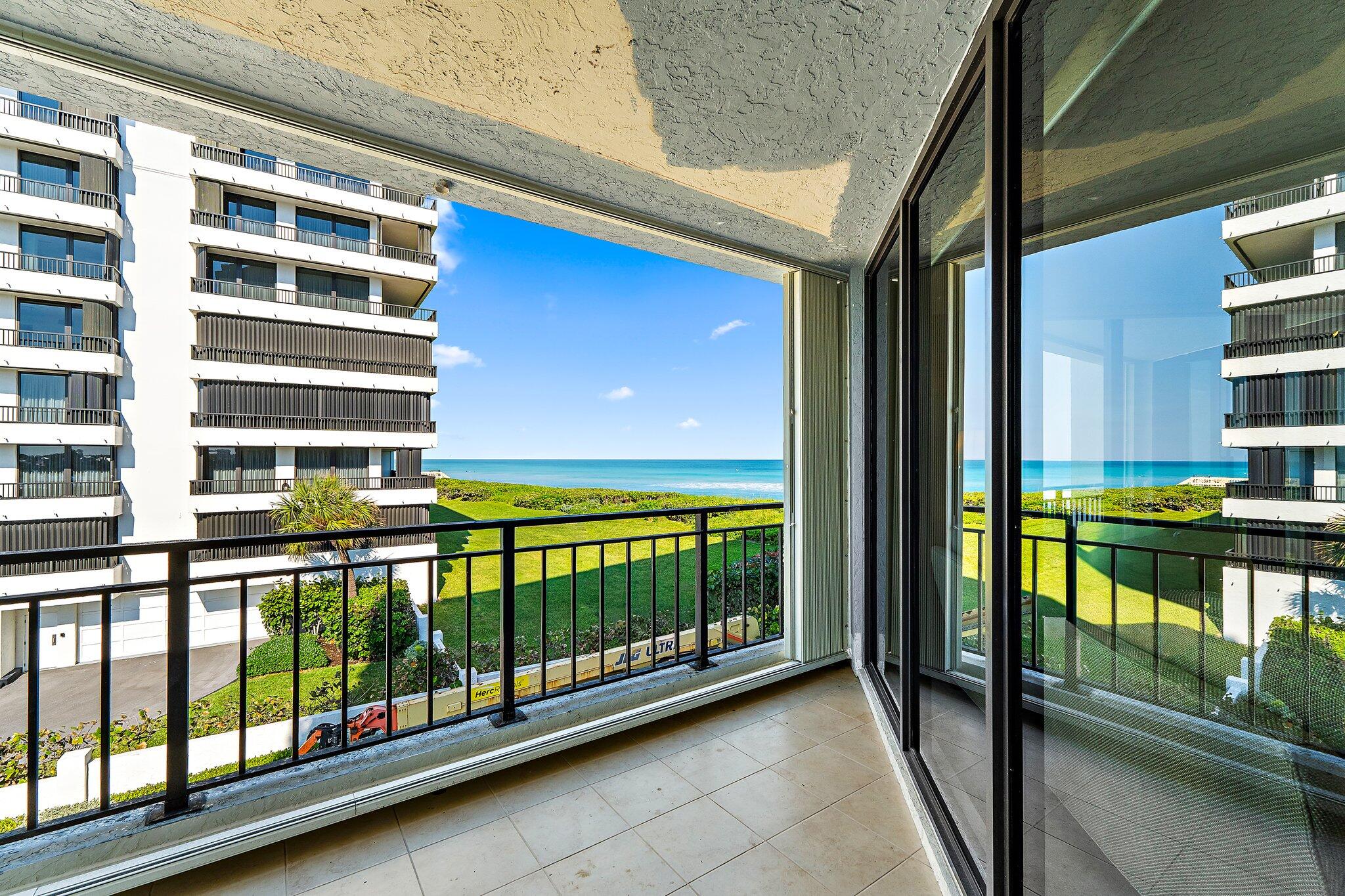 19850 South Beach Road, Unit 3D Jupiter, FL 33469 - Photo 18 of 51 IMG_8003