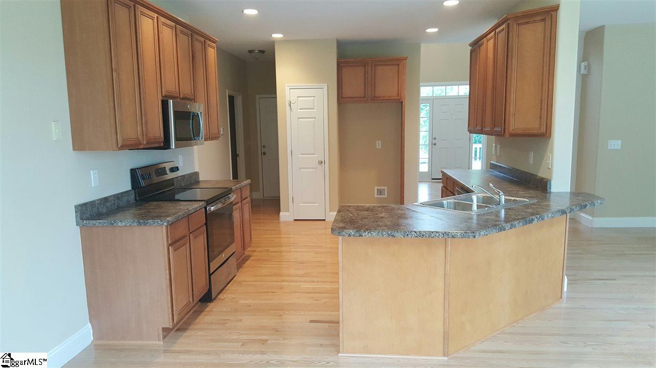 1 Rustcraft Drive Greer, SC 29651 - Photo 7 of 17