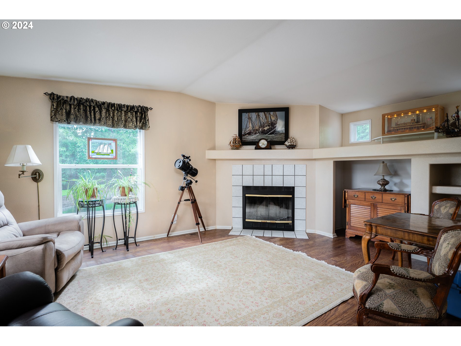 17165 South Holcomb Road Oregon City, OR 97045 - Photo 13 of 37 Family Room