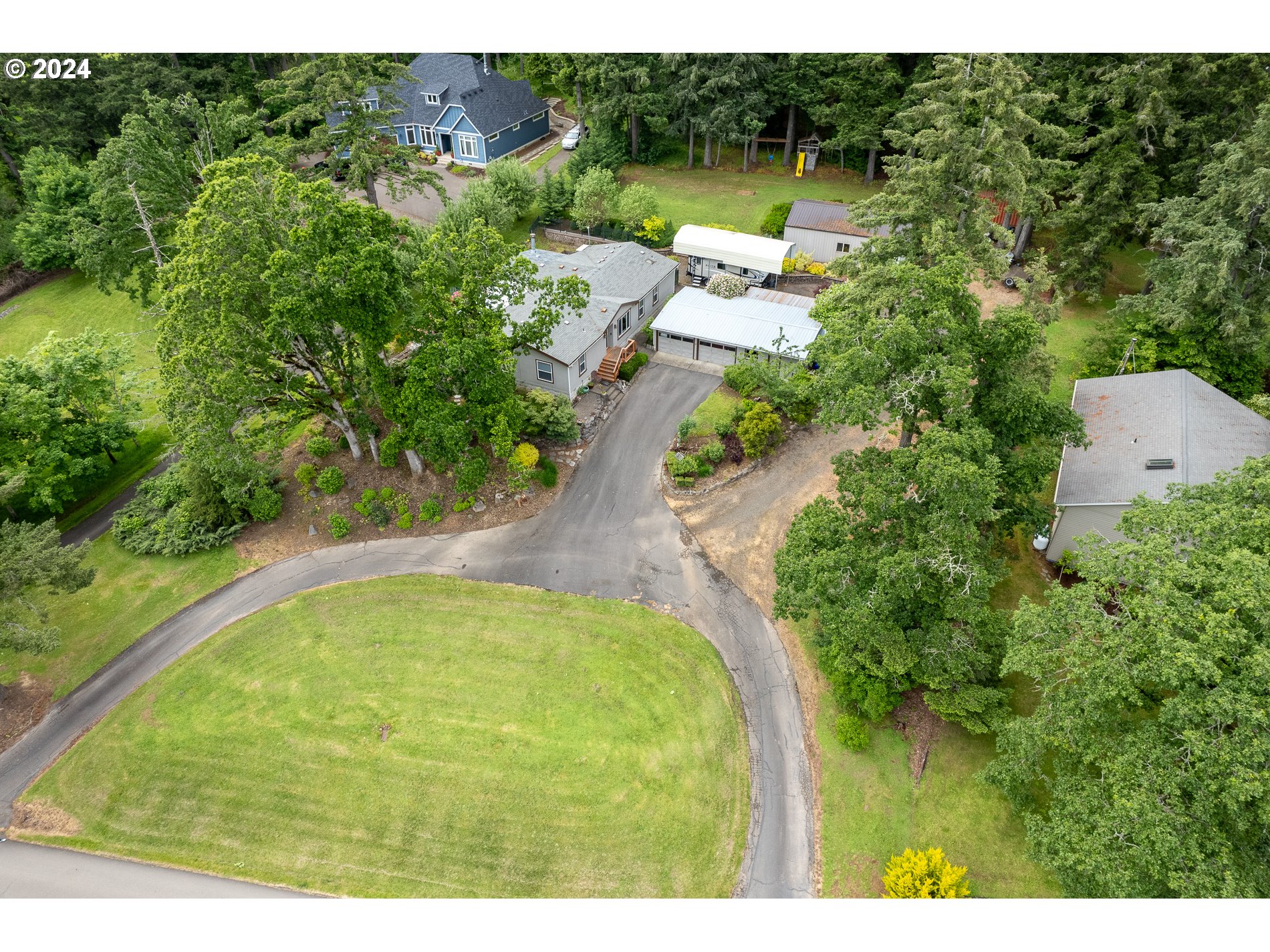 17165 South Holcomb Road Oregon City, OR 97045 - Photo 3 of 37 View
