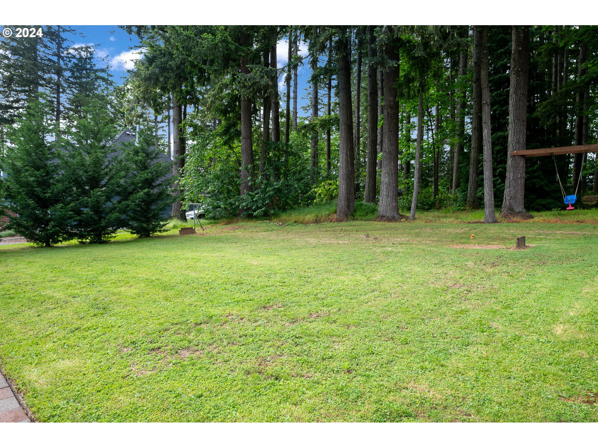 17165 South Holcomb Road Oregon City, OR 97045 - Photo 32 of 37 Backyard