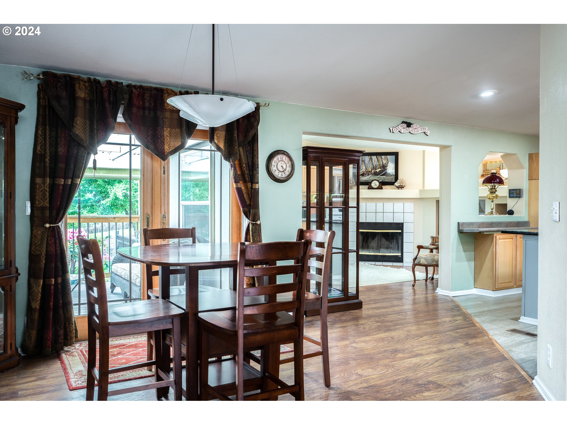 17165 South Holcomb Road Oregon City, OR 97045 - Photo 8 of 37 Dining Room