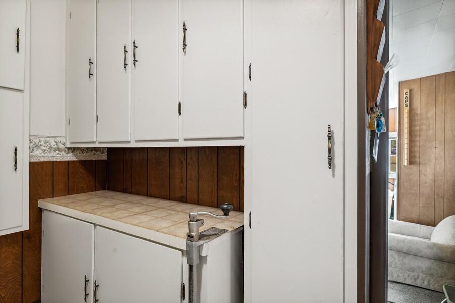 4727 Scottdale Road St. Joseph, MI 49085 - Photo 13 of 34 13_4727ScottdaleRd_83_Pantry_LowRes