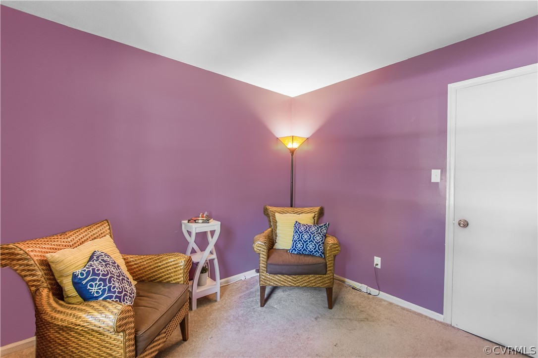 10313 Ridgerun Road Chesterfield, VA 23832 - Photo 5 of 22 a living room with furniture and a potted plant