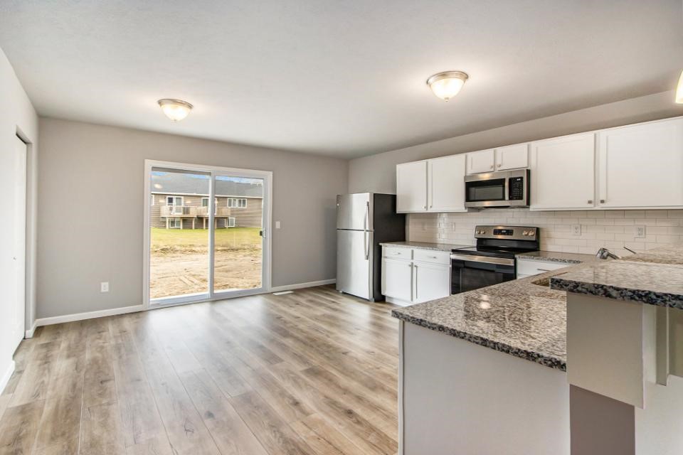 71438 Sophie Road Edwardsburg, MI 49112 - Photo 4 of 28