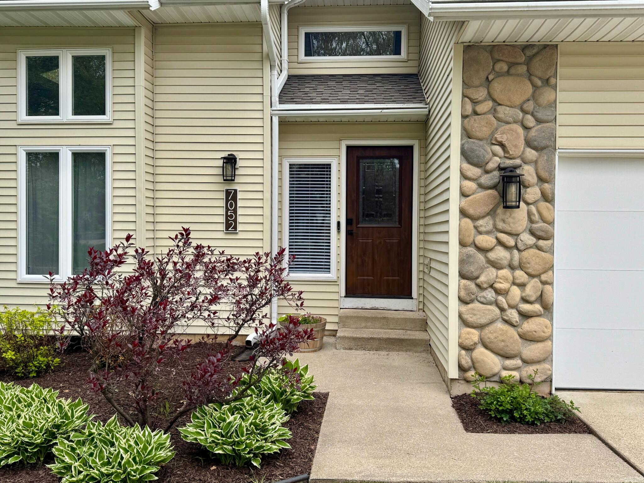 7052 Baton Rouge Kalamazoo, MI 49009 - Photo 2 of 24 IMG_1102