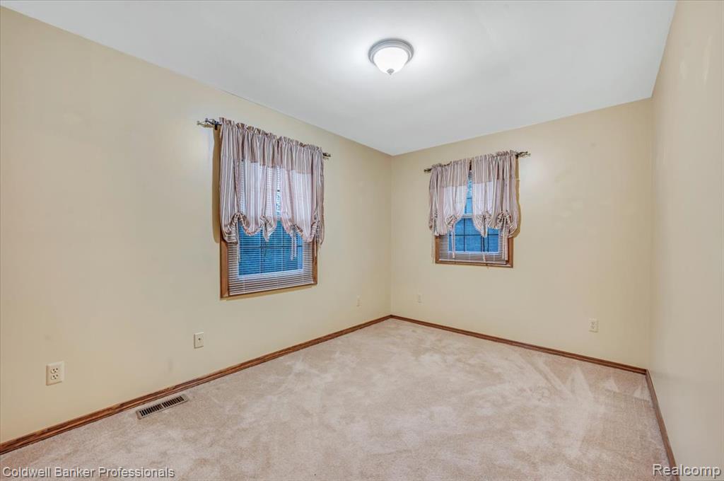 1405 McKail Road Leonard, MI 48367 - Photo 28 of 44 Gallery Image 28