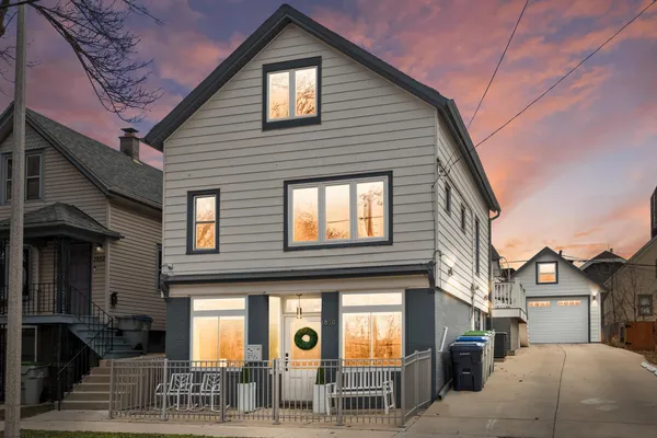 $625,000 | 1850 North Arlington Place, Milwaukee, WI 53202