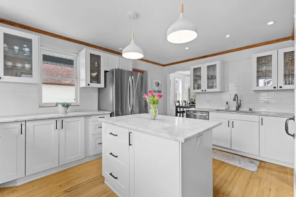 $625,000 | 1850 North Arlington Place, Milwaukee, WI 53202