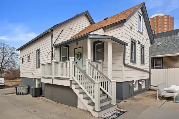 $625,000 | 1850 North Arlington Place, Milwaukee, WI 53202