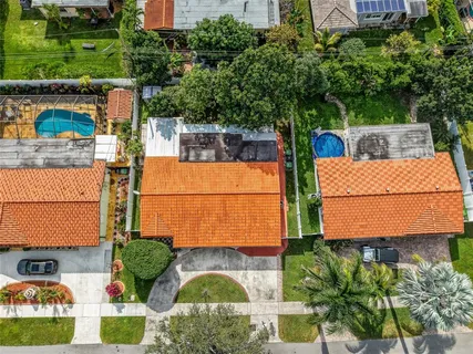 $695,000 | 1032 Northeast 4th Ct., Hallandale Beach, FL 33009