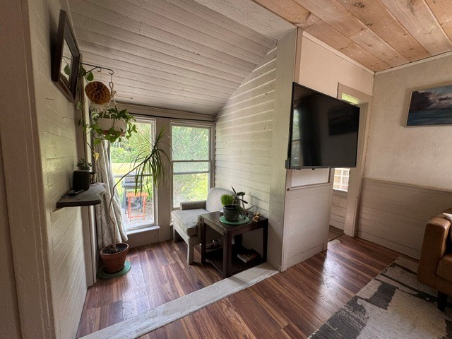 106 North Road South Kingstown, RI 02879 - Photo 12 of 36 Reading nook off of den