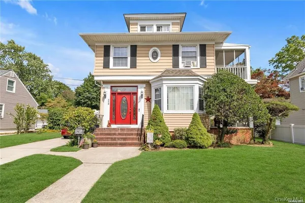 $4,200 | 248 Denton Avenue, Unit 1, Lynbrook, NY 11563