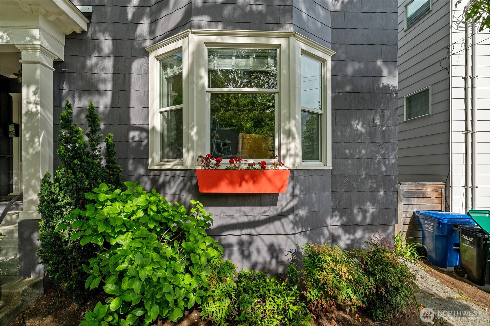 4420 Dayton Avenue North, Unit 2 Seattle, WA 98103 - Photo 25 of 32