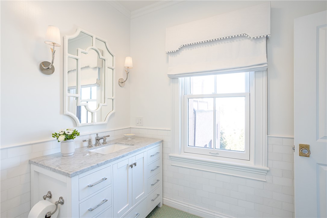 78 Rhode Island Avenue, Unit 8 Newport, RI 02840 - Photo 19 of 29