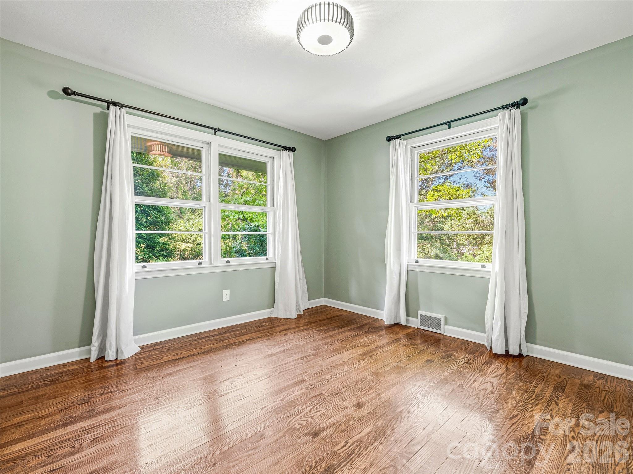 66 Hampden Road Asheville, NC 28805 - Photo 27 of 43