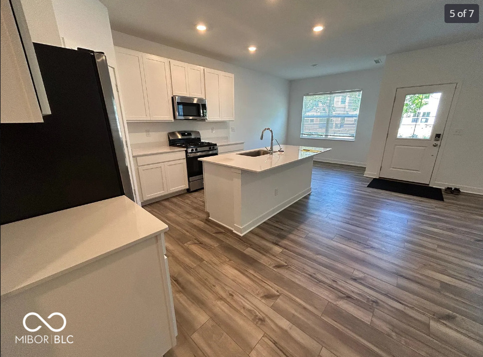 7179 Governors Row Avon, IN 46123 - Photo 5 of 7