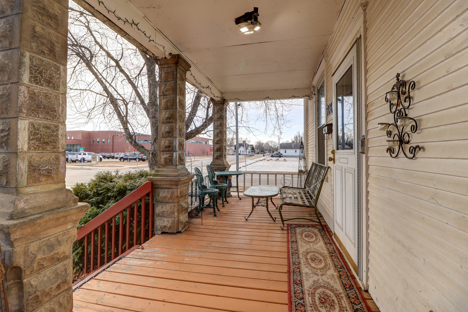 700 North 3rd Street Clinton, IA 52732 - Photo 27 of 30 a view of balcony with furniture