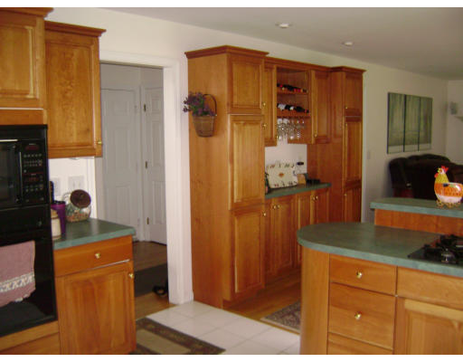 124 Stearns Road Marlborough, MA 01752 - Photo 4 of 30 Gallery Image 4