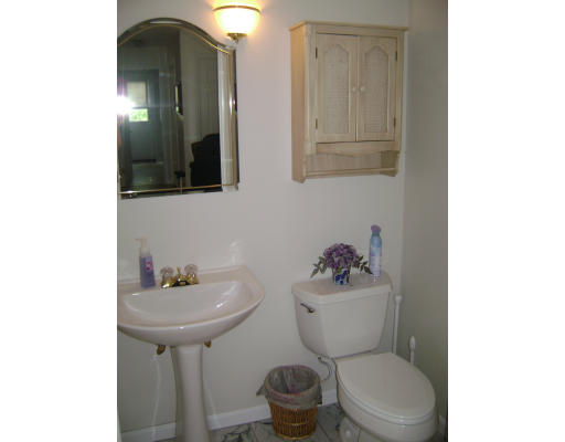 124 Stearns Road Marlborough, MA 01752 - Photo 9 of 30 Gallery Image 9