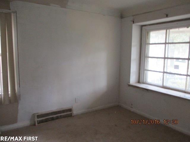 19504 Edinborough Road Detroit, MI 48219 - Photo 6 of 17