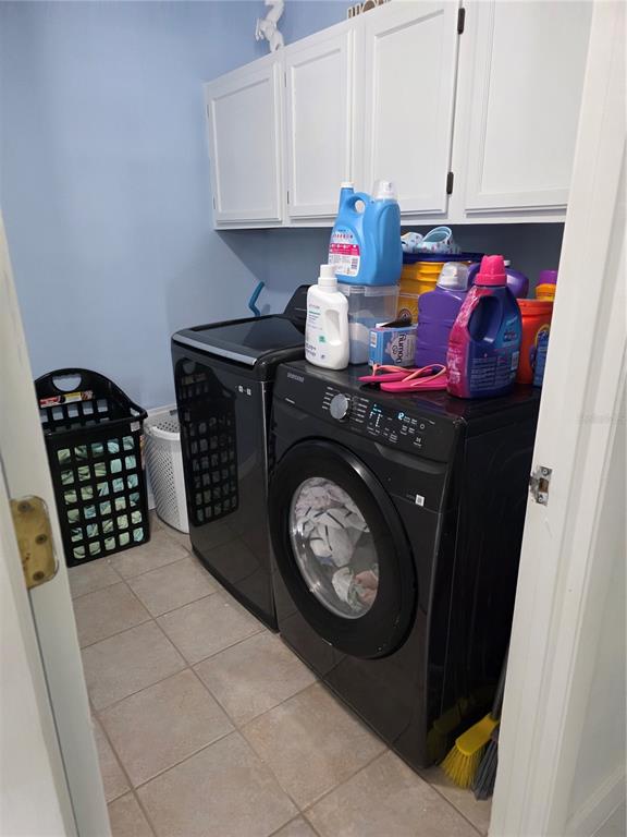 4821 Platt Road Plant City, FL 33565 - Photo 8 of 49 a utility room with dryer and washer