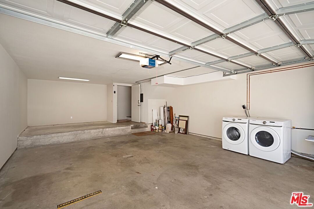 7774 Vía Rosa Maria Burbank, CA 91504 - Photo 20 of 22 a view of a car garage