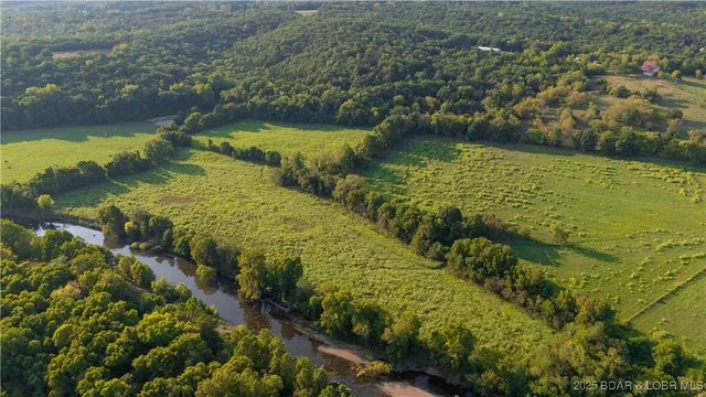 $1,077,500 | 24764 Wilshusen Road, Lincoln, MO 65338