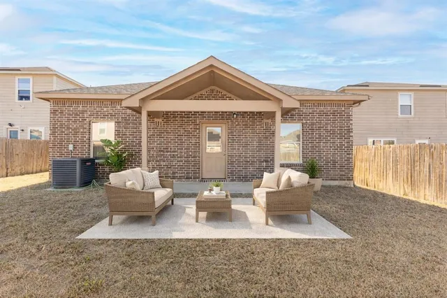 $309,900 | 14247 Greenhaw Lane, Dallas, TX 75253