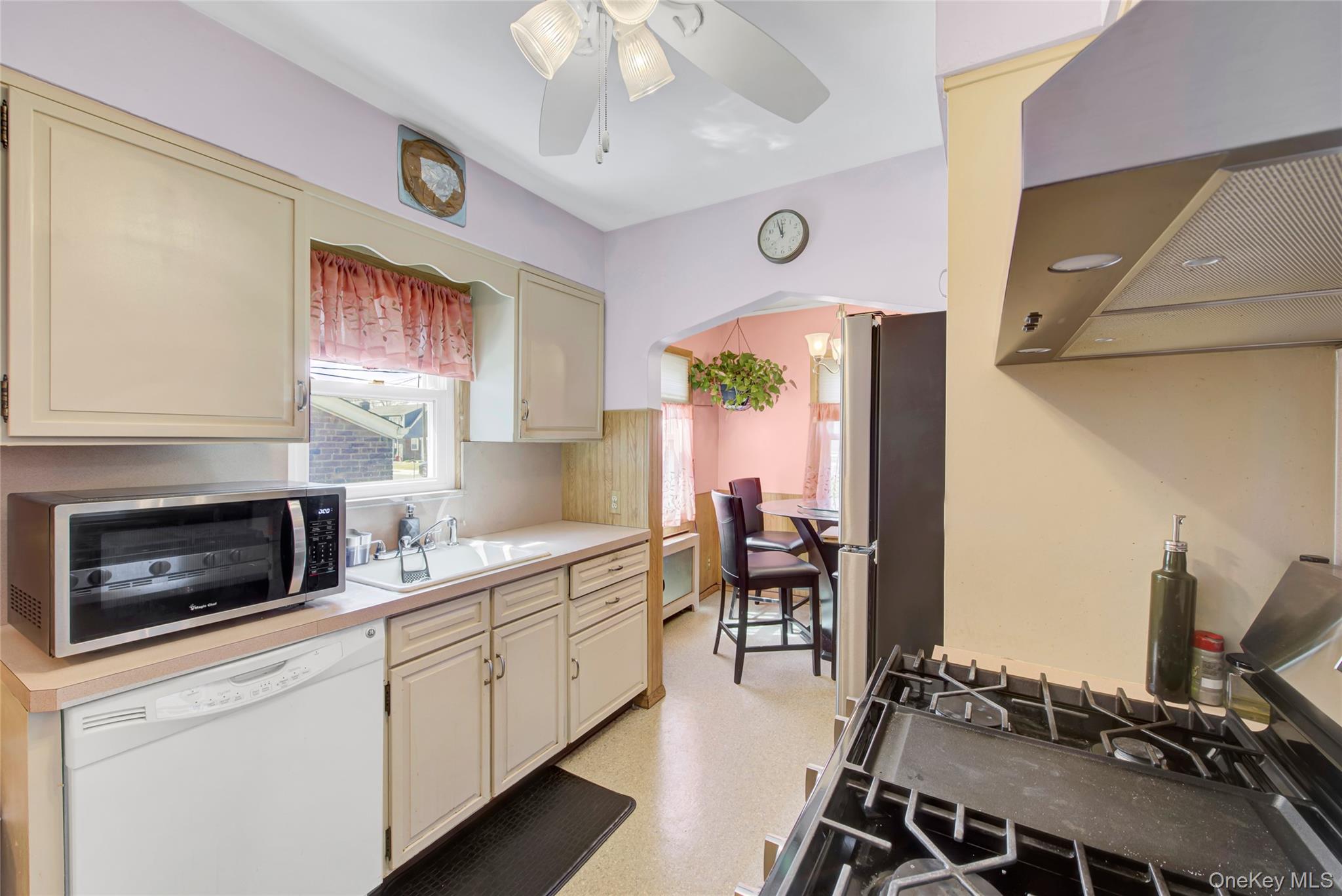80 Wellington Road South West Hempstead, NY 11552 - Photo 6 of 24