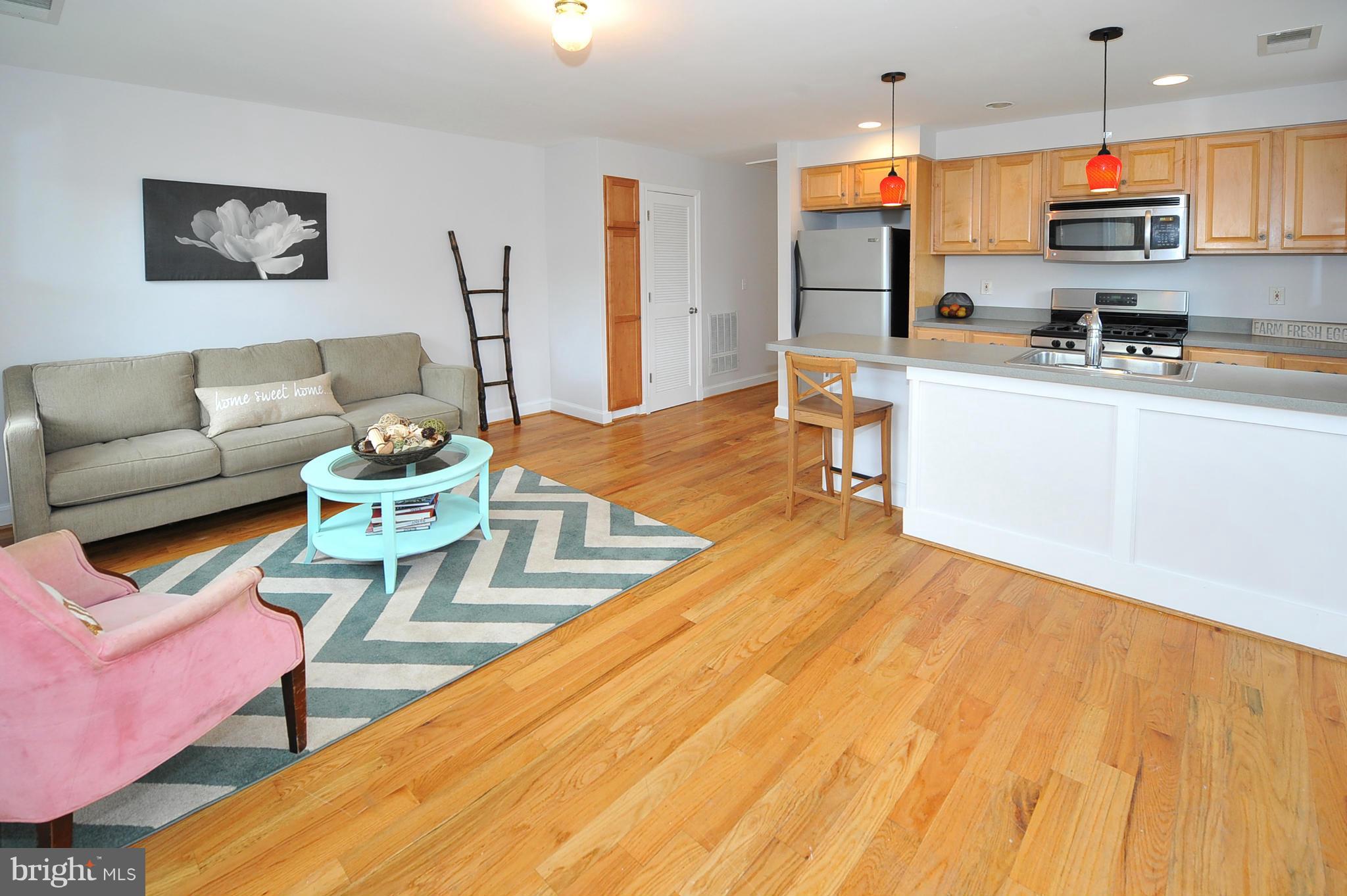 36 East Reed Avenue Alexandria, VA 22305 - Photo 2 of 18 Living Room