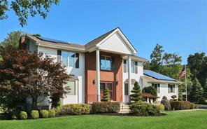 Loads of curb appeal!