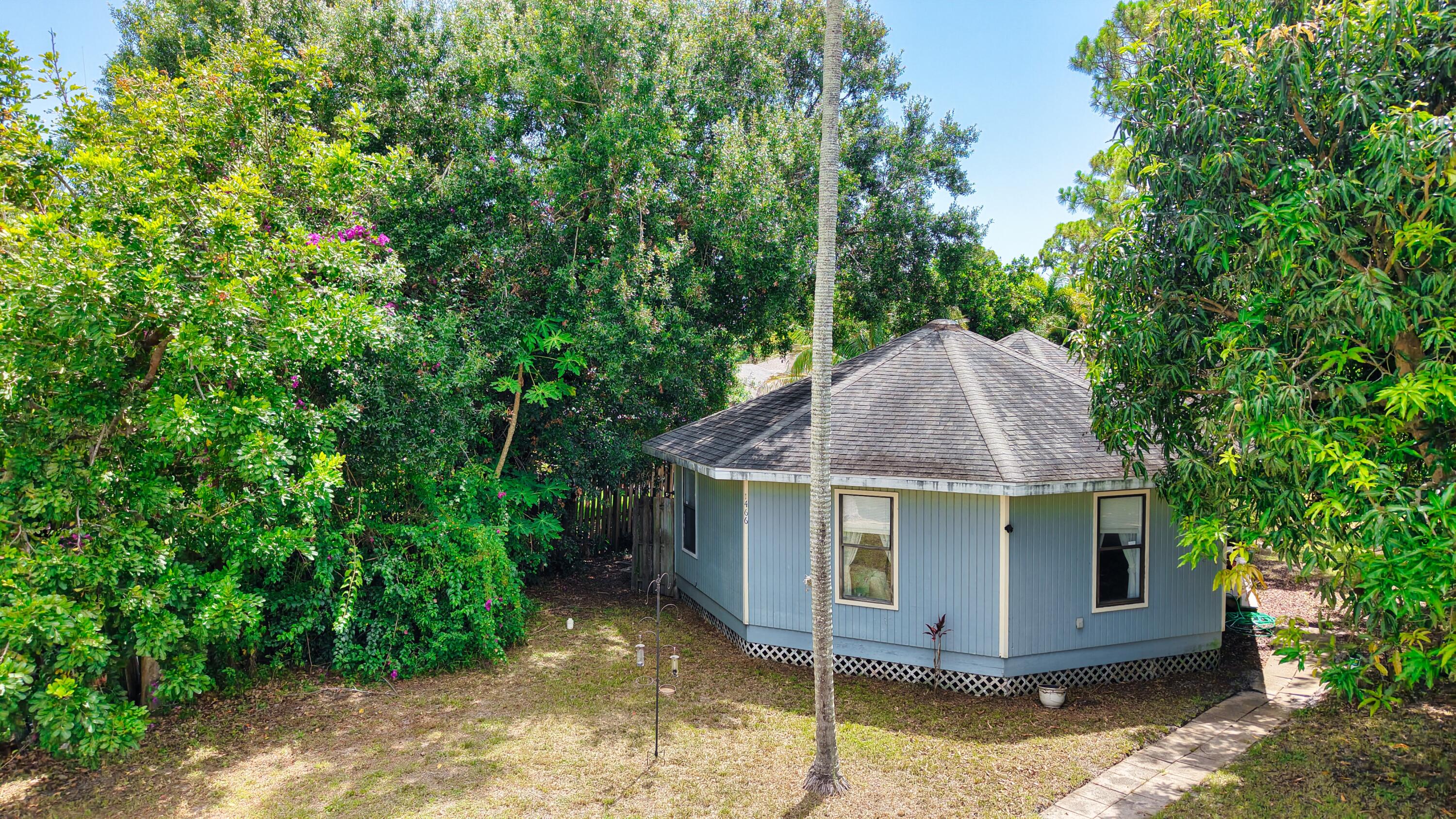 1466 24th Avenue Southwest Vero Beach, FL 32962 - Photo 2 of 29 28