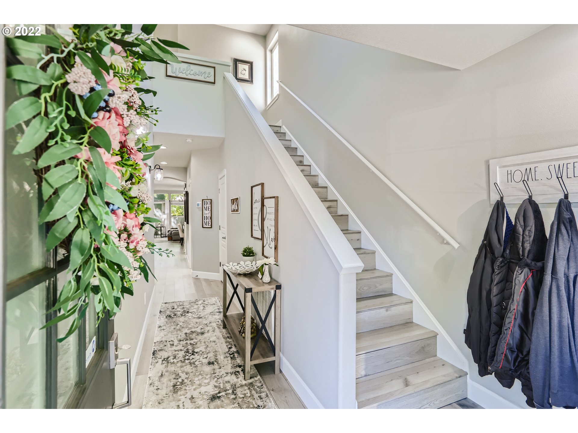 16603 Southwest 134th Terrace Portland, OR 97224 - Photo 5 of 30 a view of entryway with flower pots