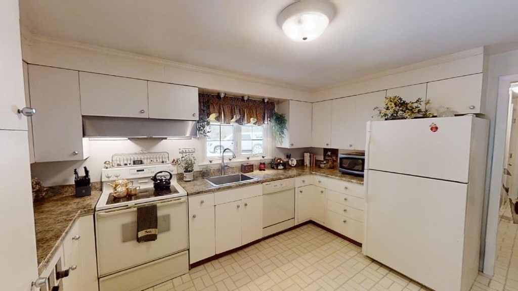 276 Northfield Road Lunenburg, MA 01462 - Photo 18 of 42 Gallery Image 18
