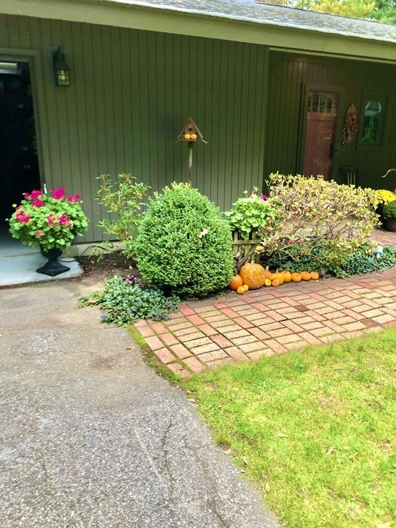276 Northfield Road Lunenburg, MA 01462 - Photo 4 of 42 Gallery Image 4