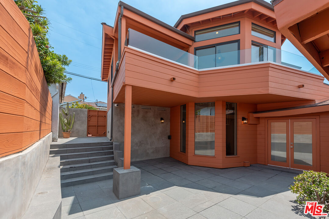 7220 Rindge Avenue Playa del Rey, CA 90293 - Photo 26 of 53 a view of a building entrance