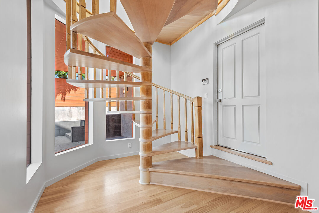 7220 Rindge Avenue Playa del Rey, CA 90293 - Photo 30 of 53