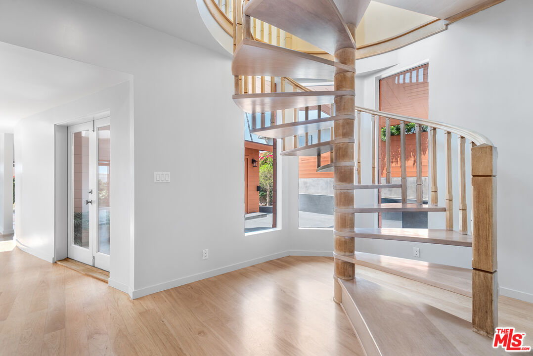 7220 Rindge Avenue Playa del Rey, CA 90293 - Photo 31 of 53 a view of an entryway with wooden floor